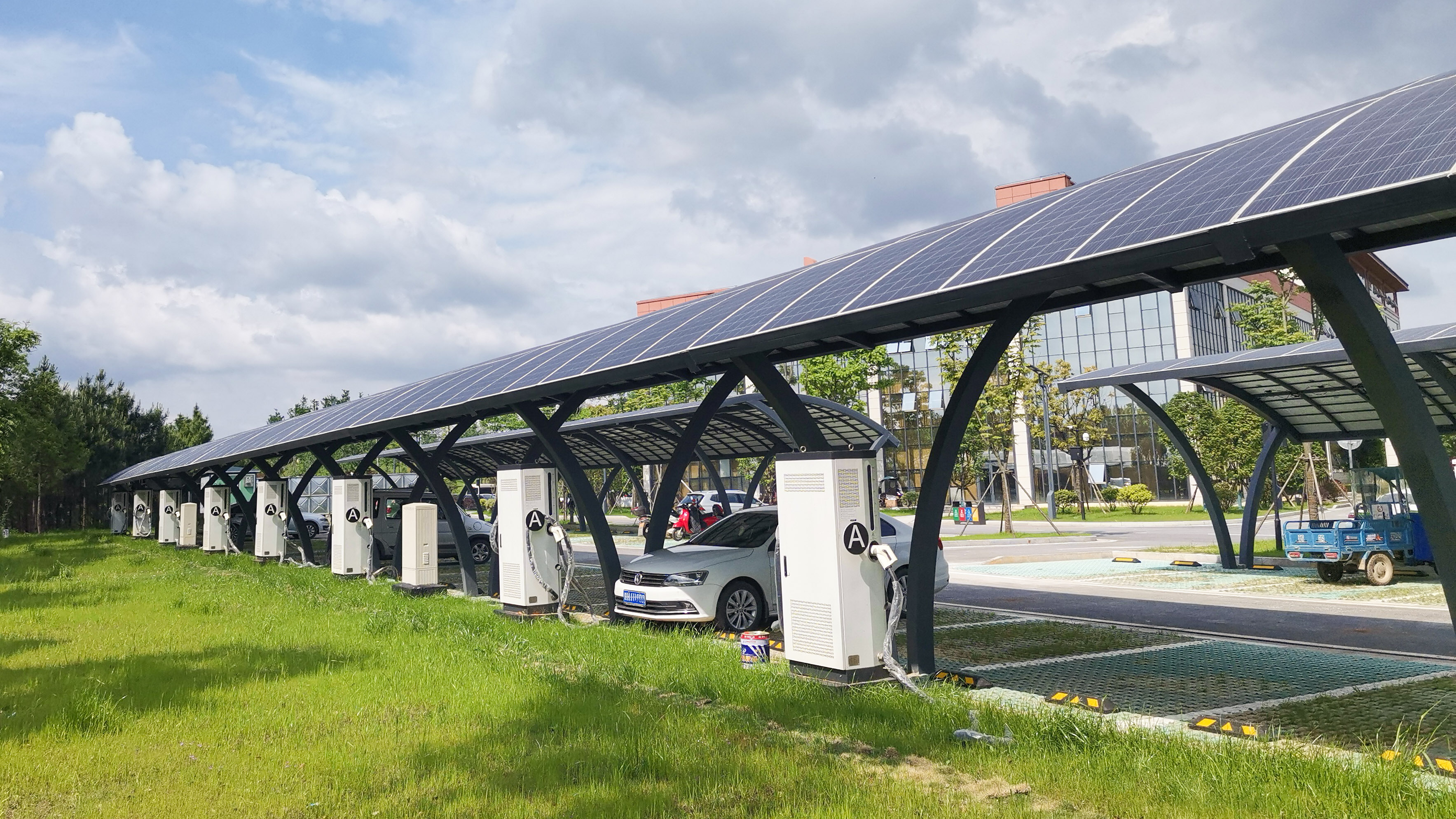 太阳能光伏车棚系统-北京长和信泰能源技术有限公司